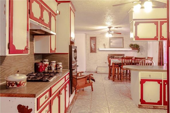 1009 W 18th St, Bryan, TX 77803